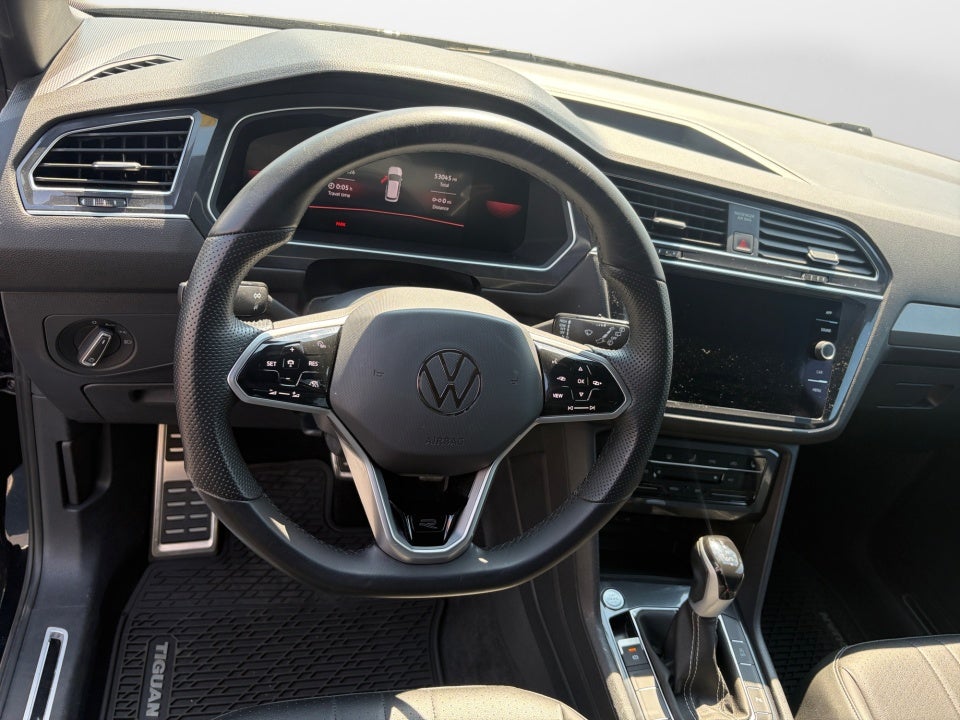 2023 Volkswagen Tiguan SE R-Line Black