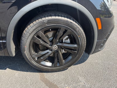 2023 Volkswagen Tiguan SE R-Line Black