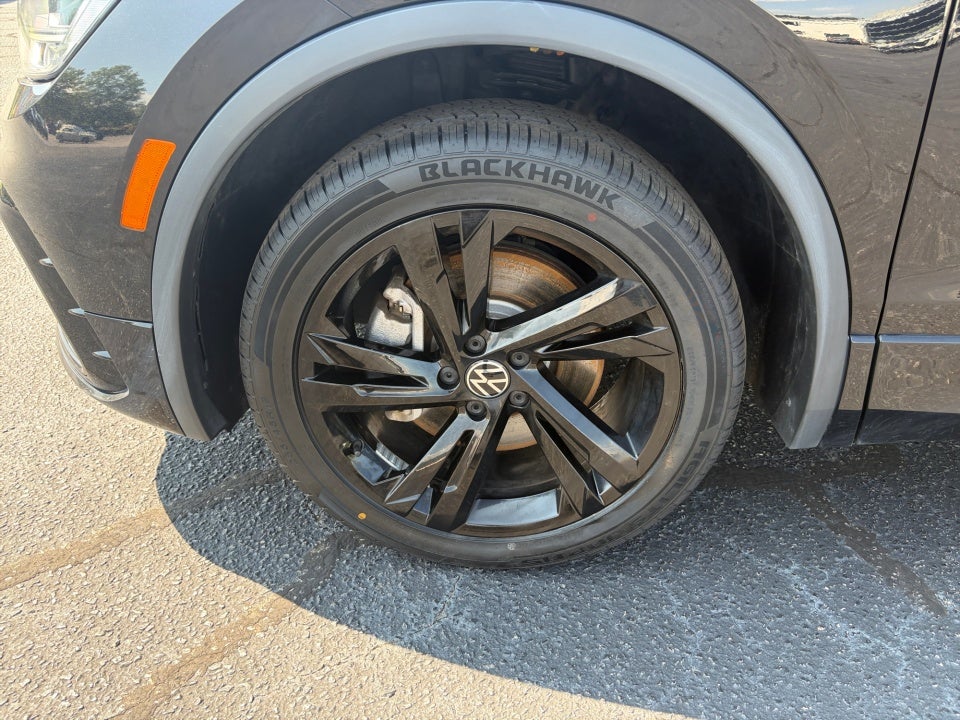 2023 Volkswagen Tiguan SE R-Line Black