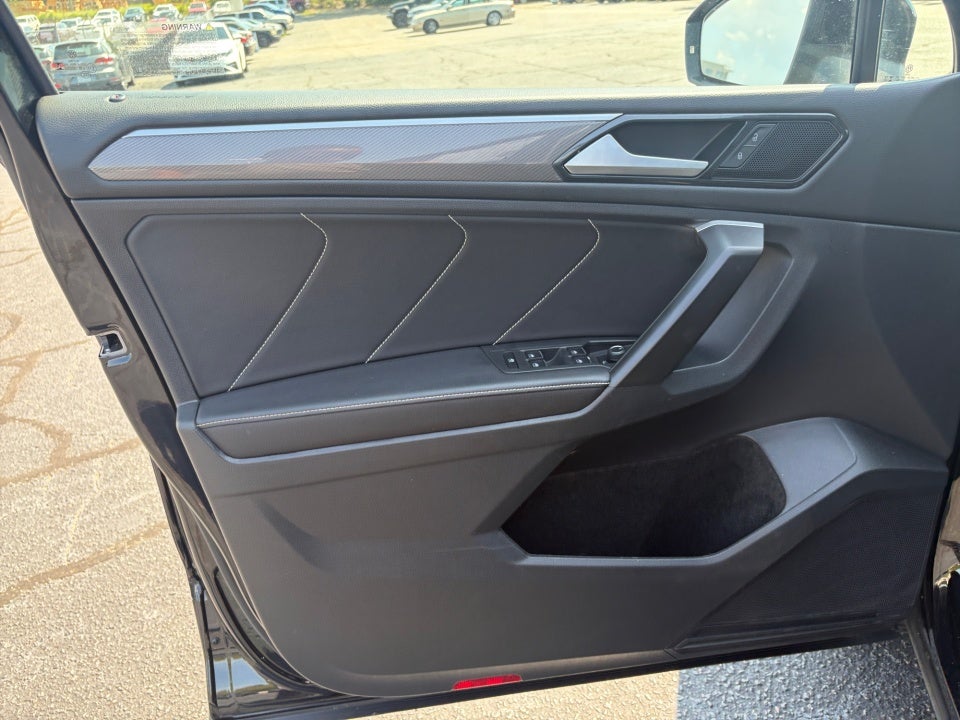 2023 Volkswagen Tiguan SE R-Line Black