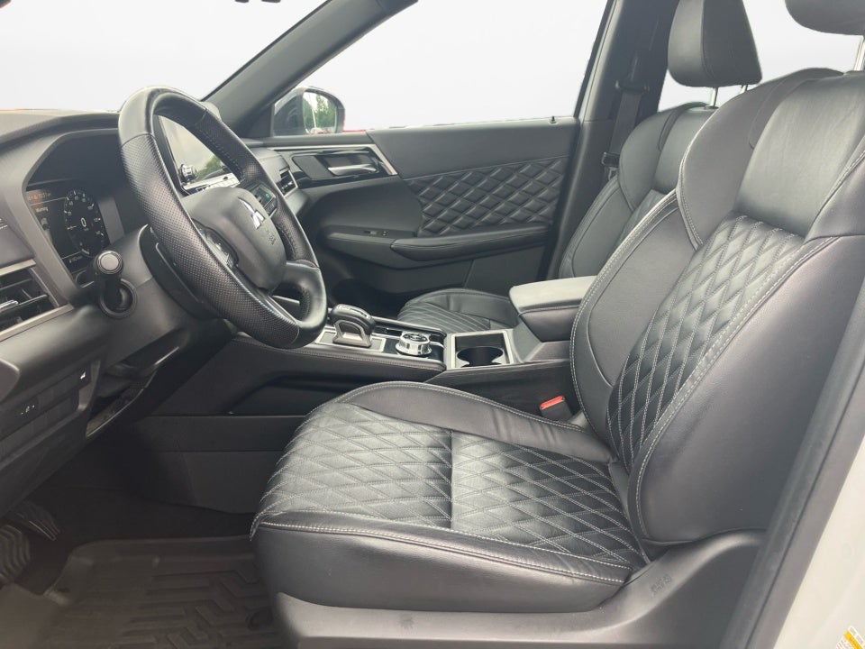 2023 Mitsubishi Outlander SEL