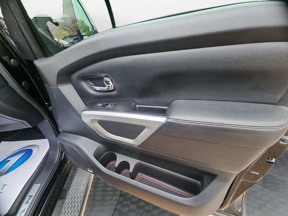 2020 Nissan TITAN SL