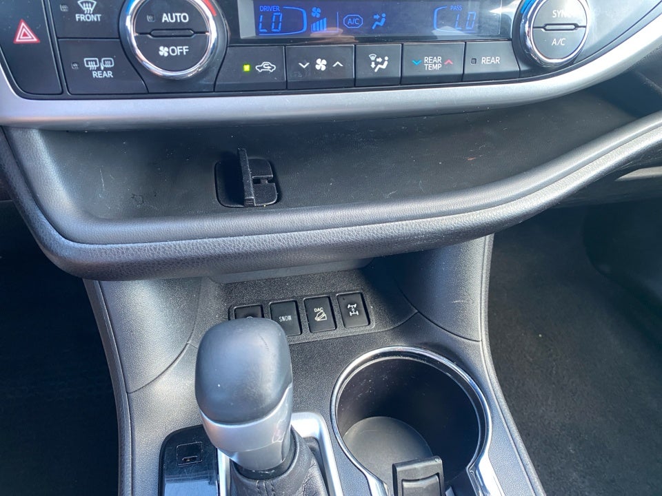 2017 Toyota Highlander SE