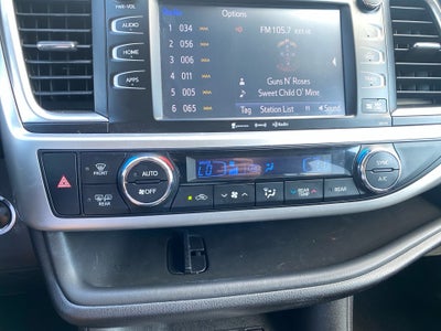 2017 Toyota Highlander SE