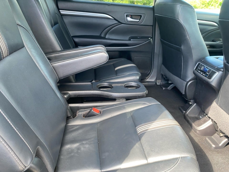 2017 Toyota Highlander SE
