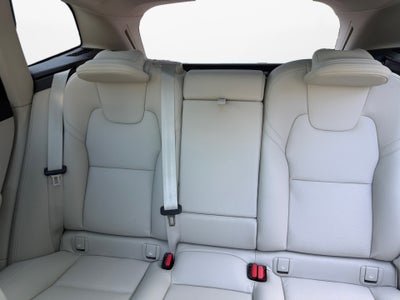 2024 Volvo XC60 Plus Dark Theme