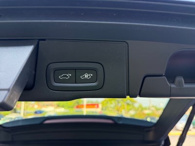 2024 Volvo XC60 Plus Dark Theme