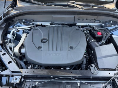 2024 Volvo XC60 Plus Dark Theme