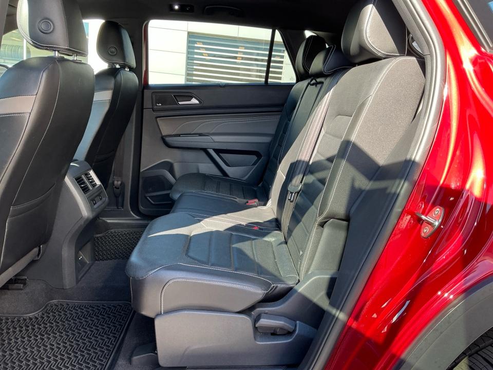 2022 Volkswagen Atlas Cross Sport 3.6L V6 SEL Premium R-Line