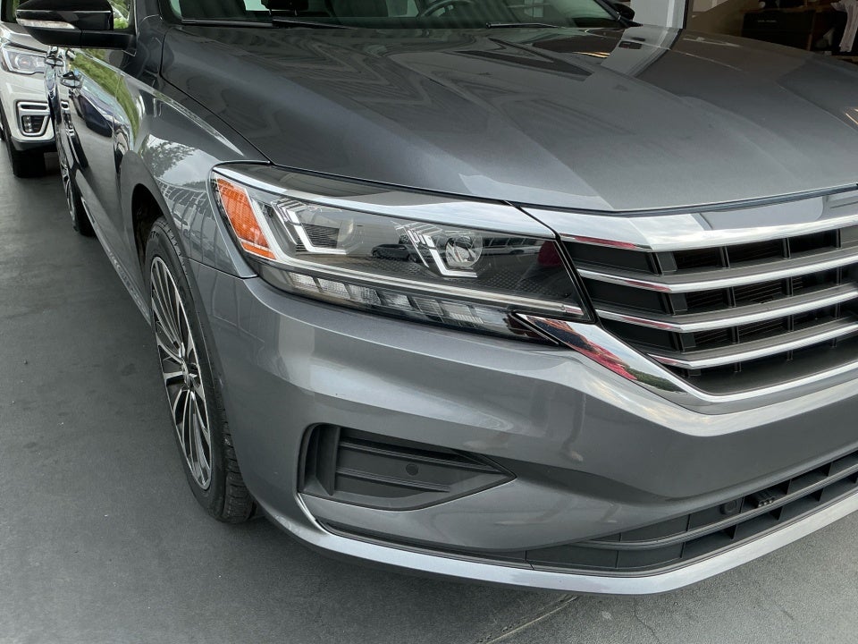 2022 Volkswagen Passat 2.0T Limited Edition
