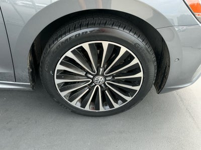 2022 Volkswagen Passat 2.0T Limited Edition