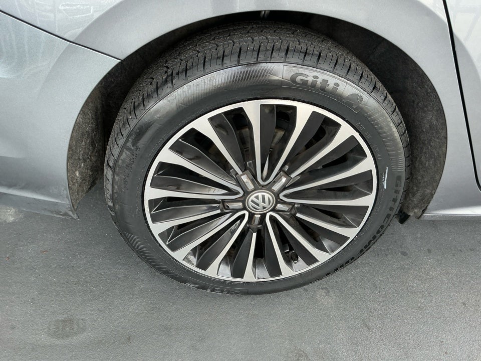 2022 Volkswagen Passat 2.0T Limited Edition
