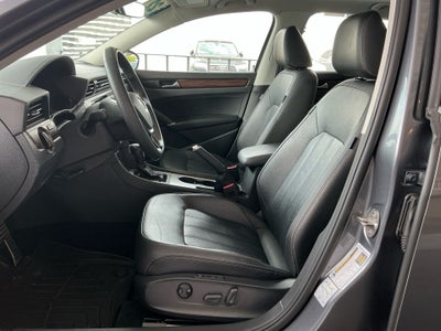 2022 Volkswagen Passat 2.0T Limited Edition