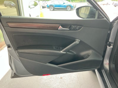 2022 Volkswagen Passat 2.0T Limited Edition