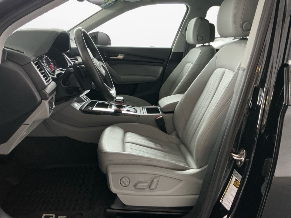 2022 Audi Q5 S line Premium