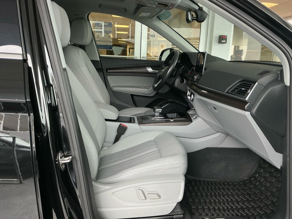 2022 Audi Q5 S line Premium