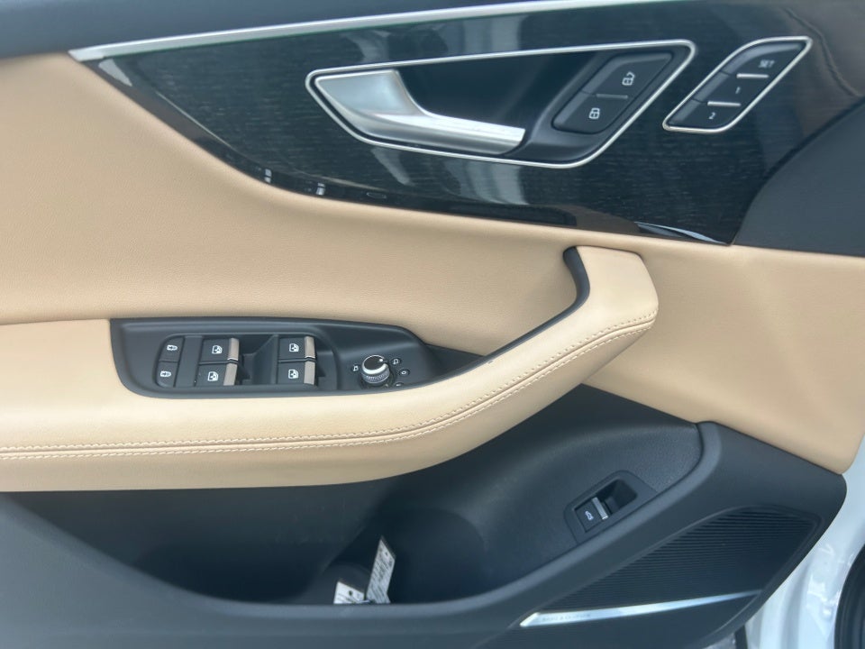 2023 Audi Q7 Premium Plus 45 TFSI quattro Tiptronic