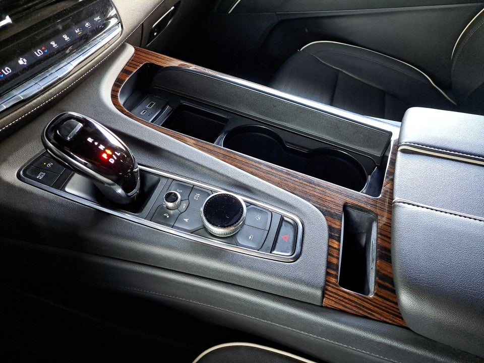 2022 Cadillac Escalade ESV Premium Luxury