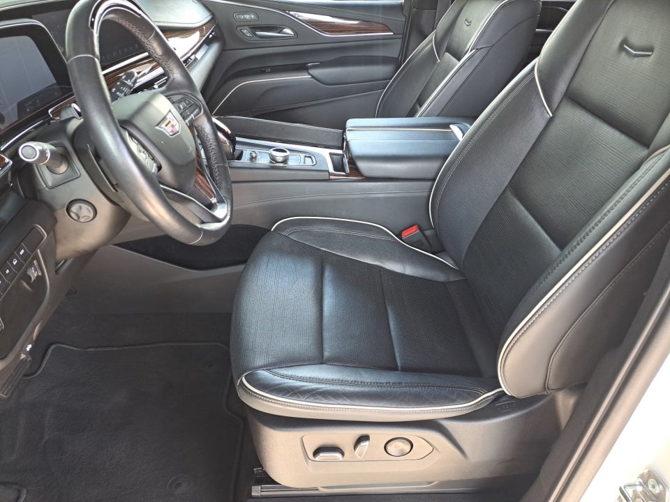 2022 Cadillac Escalade ESV Premium Luxury