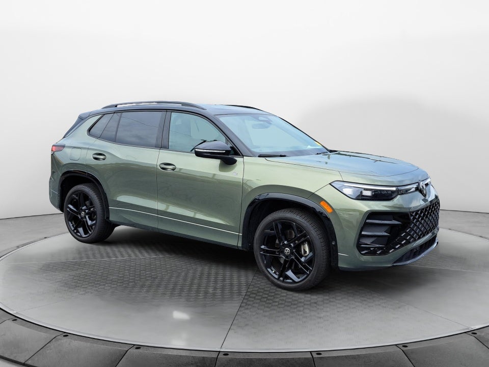 2025 Volkswagen Tiguan SE R-Line Black
