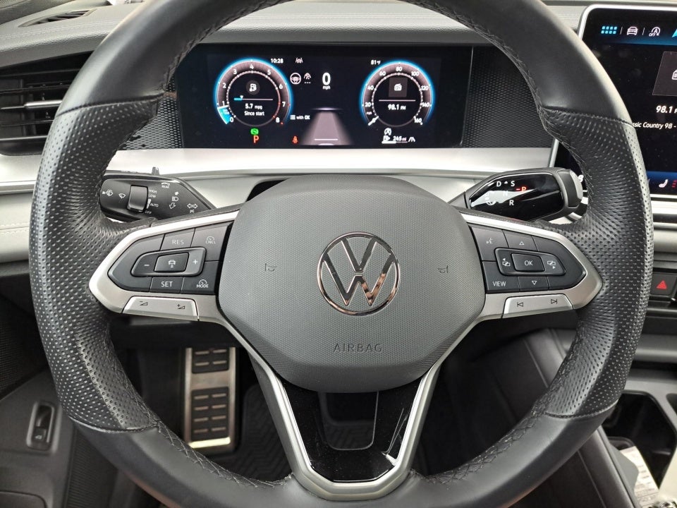 2025 Volkswagen Tiguan SE R-Line Black