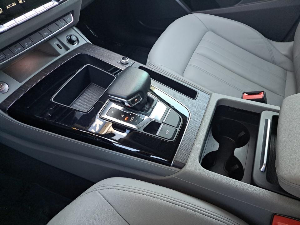 2022 Audi Q5 S line Premium