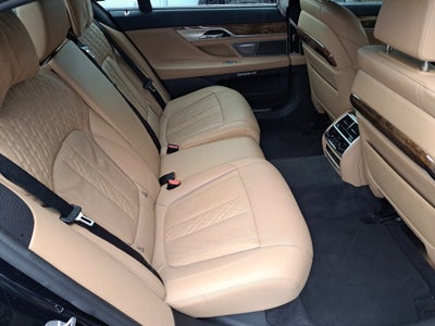 2016 BMW 750i 750i