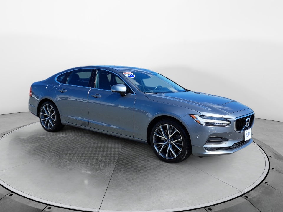 2017 Volvo S90 Momentum