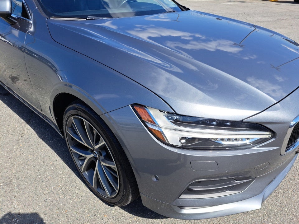 2017 Volvo S90 Momentum