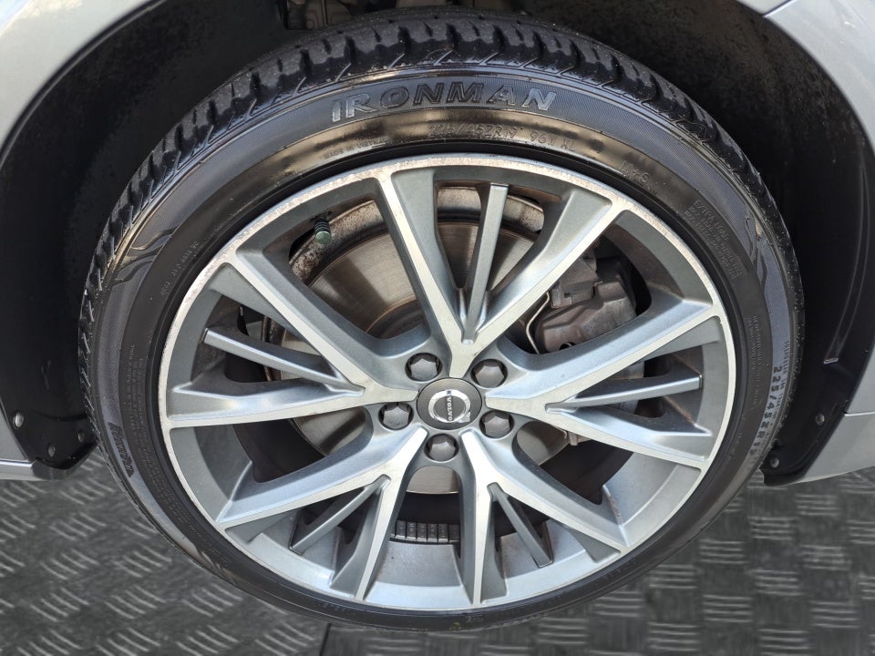 2017 Volvo S90 Momentum