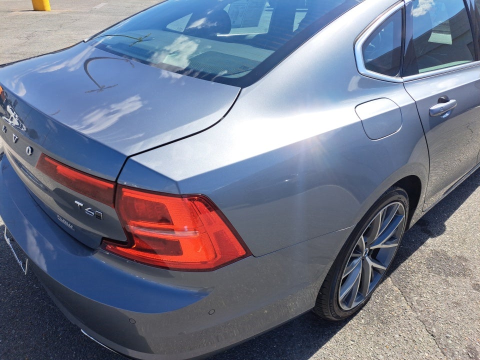 2017 Volvo S90 Momentum