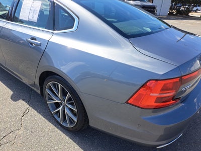2017 Volvo S90 Momentum