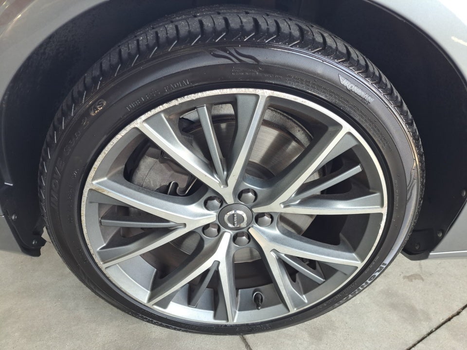 2017 Volvo S90 Momentum