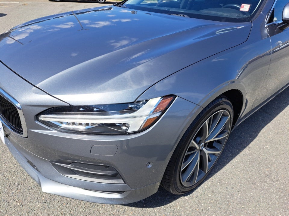 2017 Volvo S90 Momentum