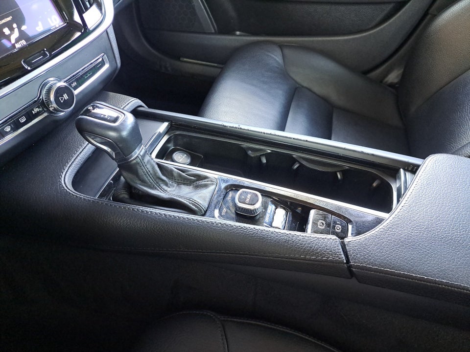2017 Volvo S90 Momentum