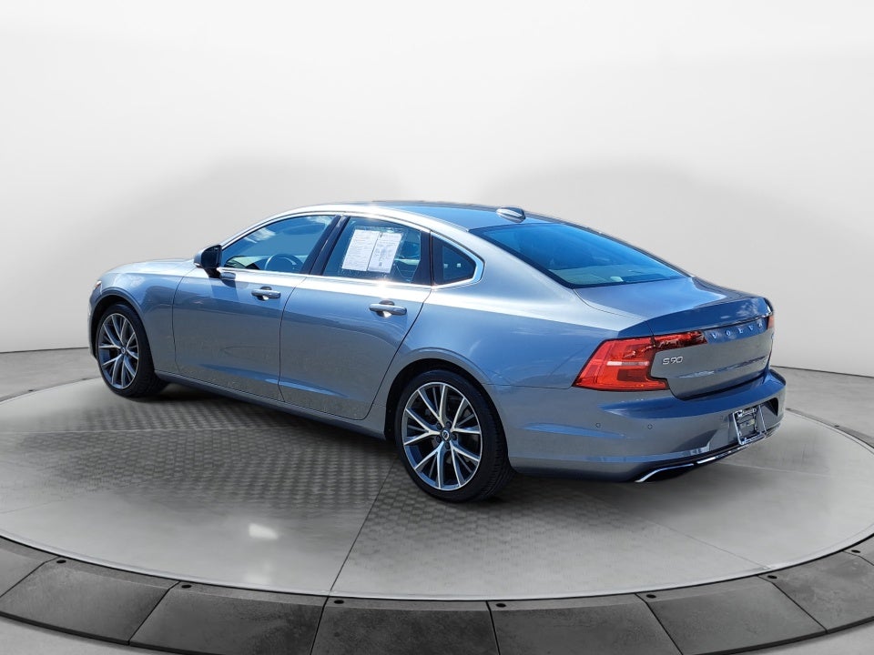 2017 Volvo S90 Momentum