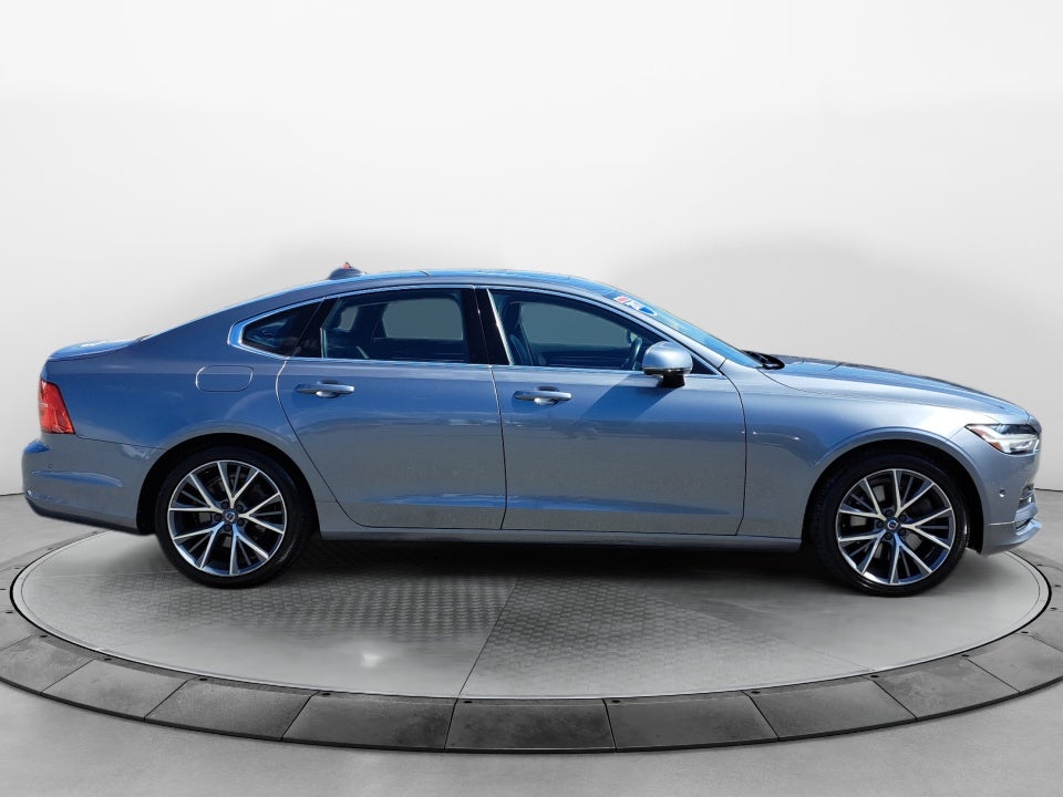 2017 Volvo S90 Momentum