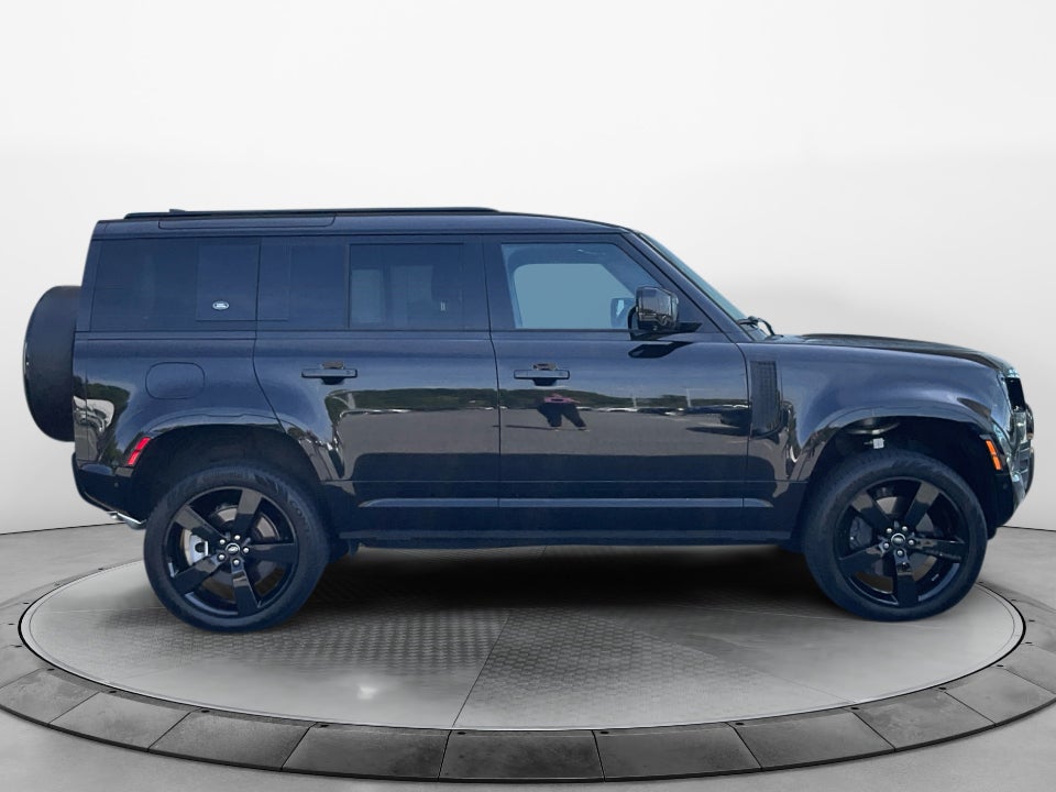2024 Land Rover Defender X-Dynamic SE