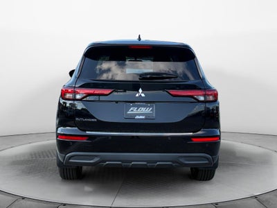 2022 Mitsubishi Outlander ES