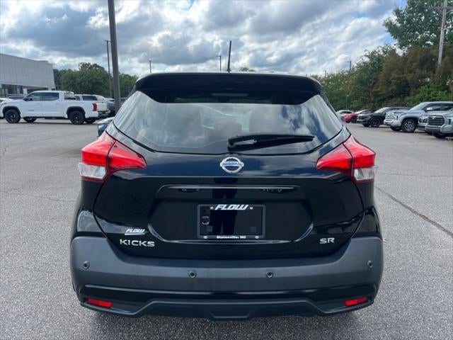 2020 Nissan Kicks SR