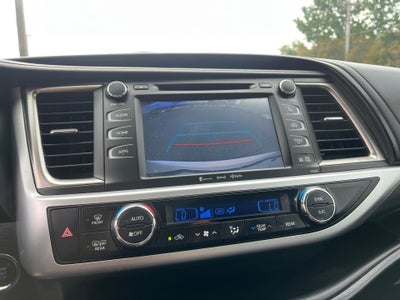 2019 Toyota Highlander SE