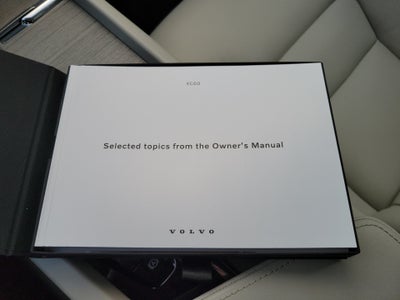 2023 Volvo XC60 Plus Bright Theme