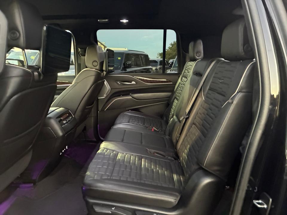 2022 Cadillac Escalade ESV Sport Platinum