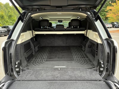 2022 Land Rover New Range Rover SE