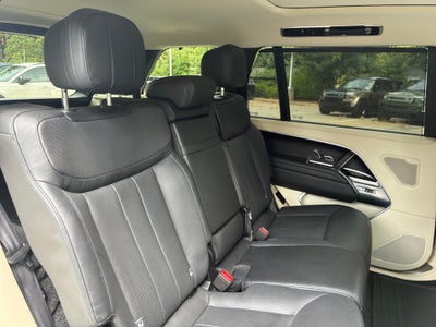 2022 Land Rover New Range Rover SE