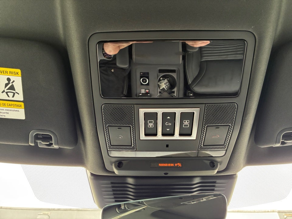 2025 Land Rover Discovery Dynamic SE