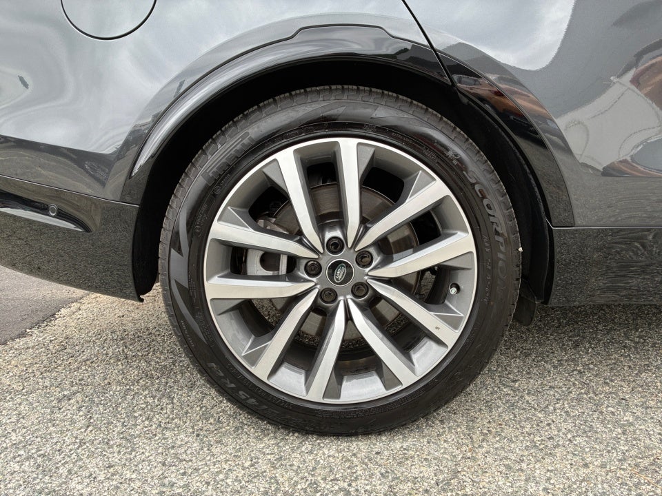 2025 Land Rover Discovery Dynamic SE