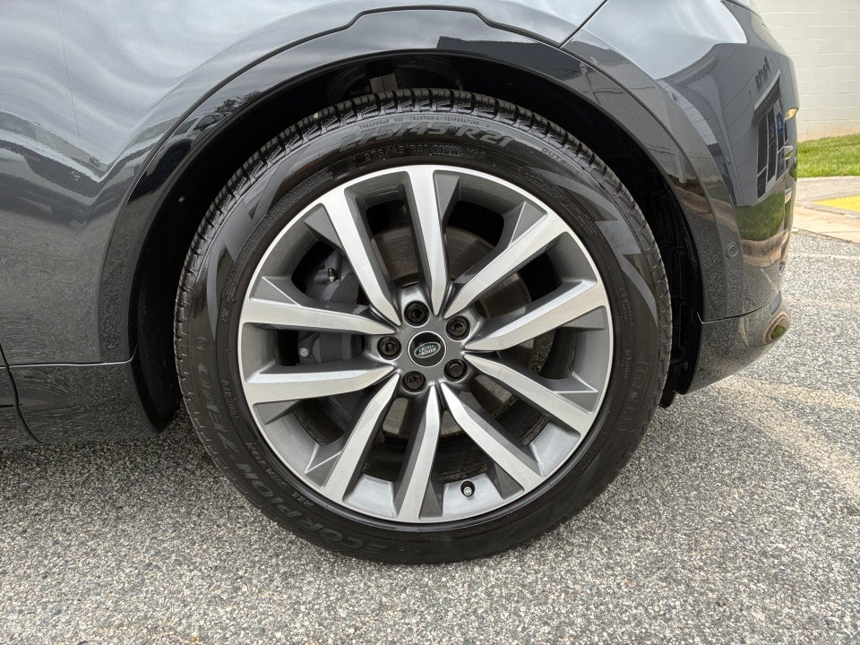 2025 Land Rover Discovery Dynamic SE