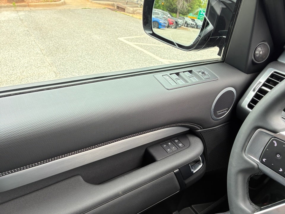 2025 Land Rover Discovery Dynamic SE
