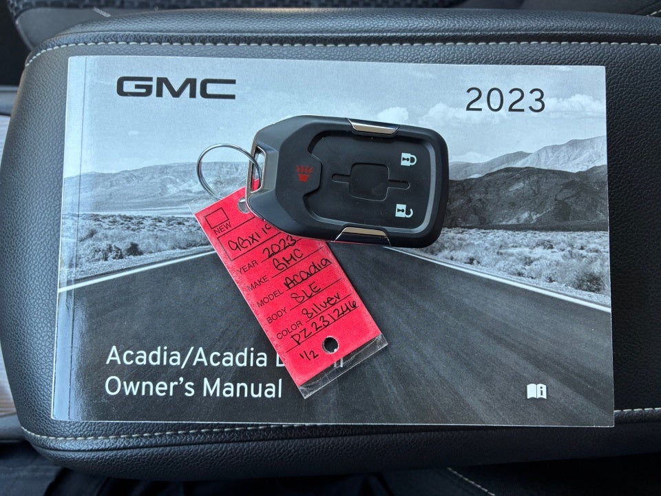 2023 GMC Acadia SLE
